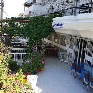 Ozgun 3*, Kusadası Türkei